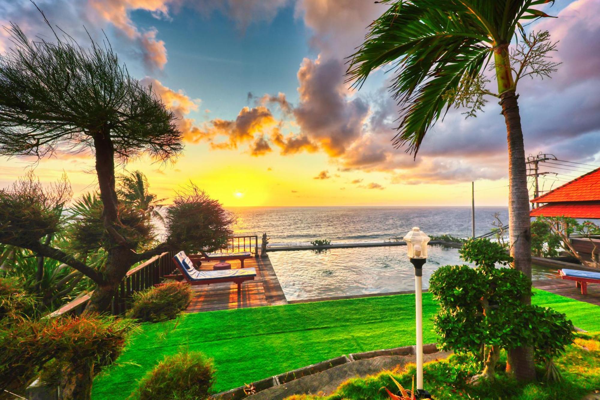 Manta Cottage Seaview Plus Batununggul Exterior photo
